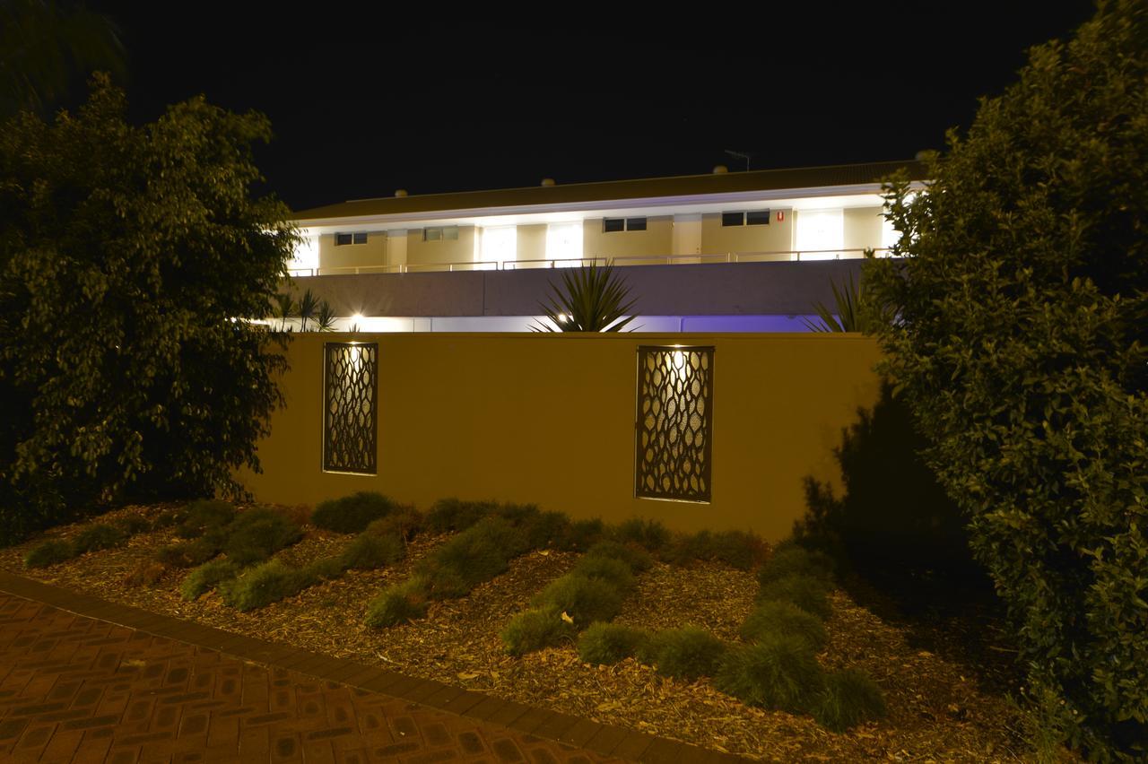 Bentley Motel Perth Exterior photo